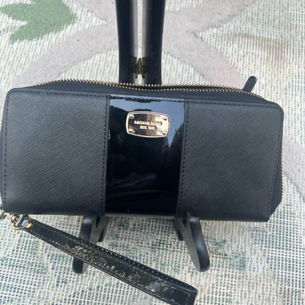 Michael Kors wristlet wallet